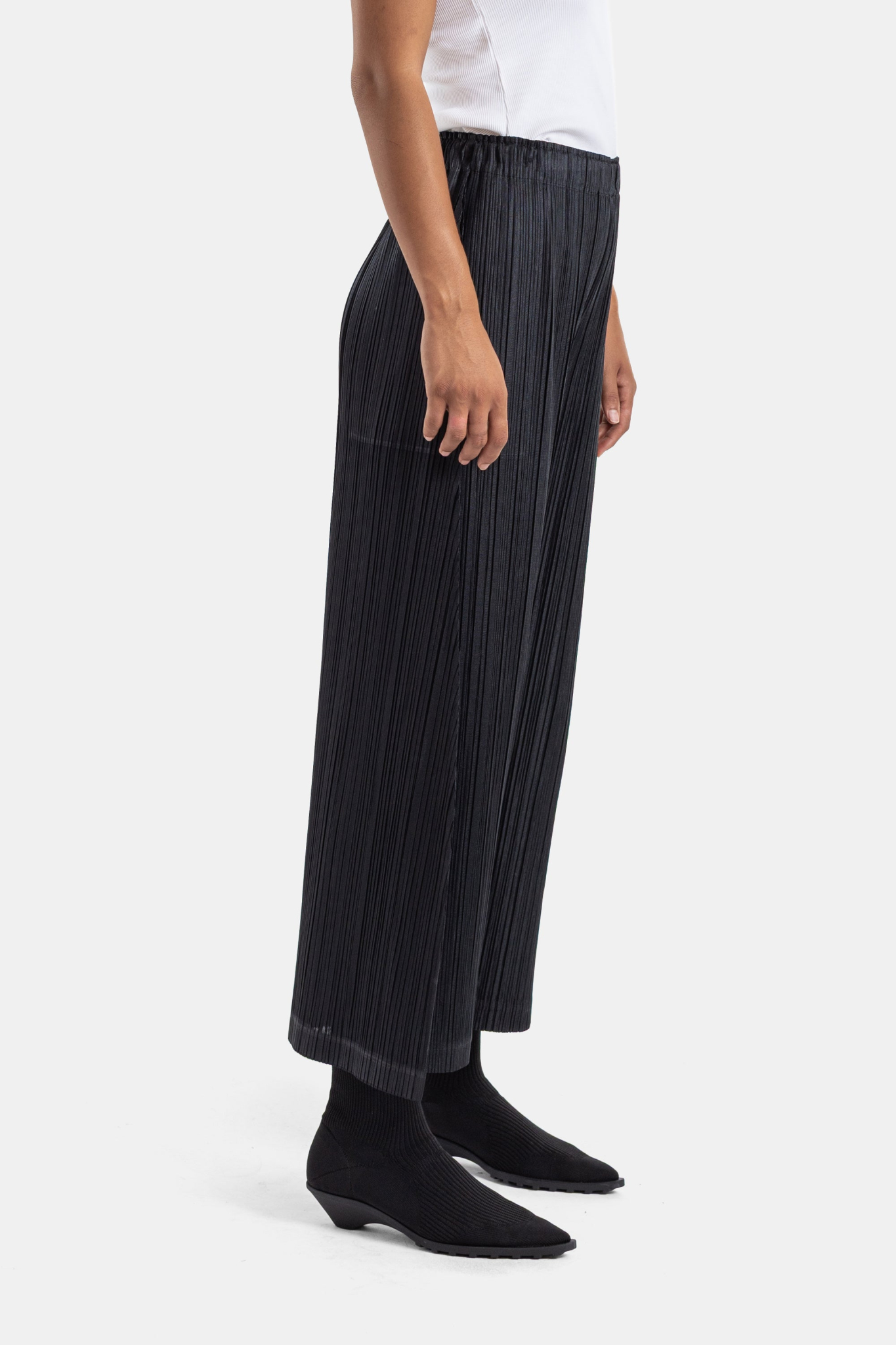 [PLEATS PLEASE ISSEY MIYAKE] Trousers FW26 PP68JF372