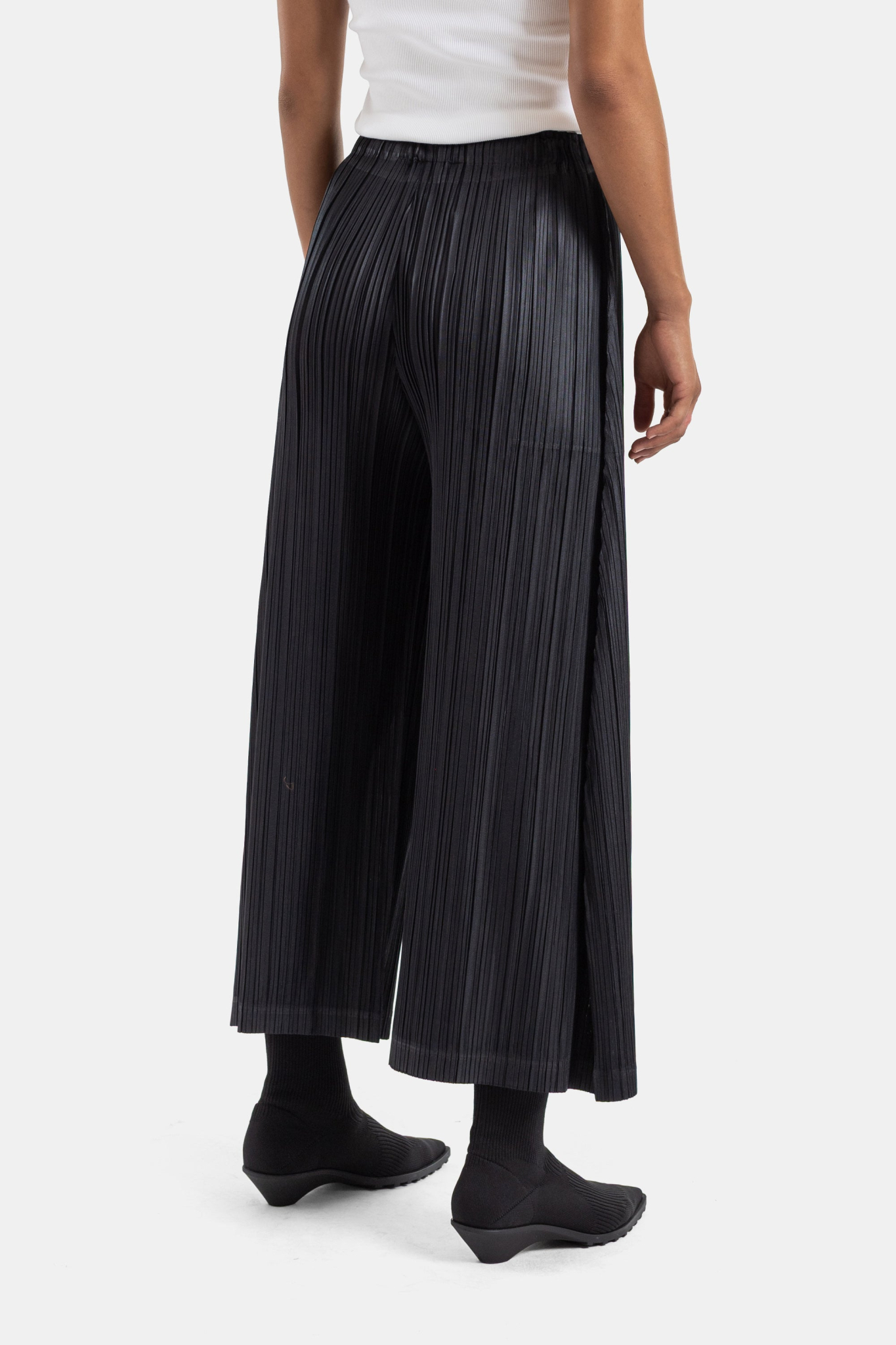 [PLEATS PLEASE ISSEY MIYAKE] Trousers FW26 PP68JF372