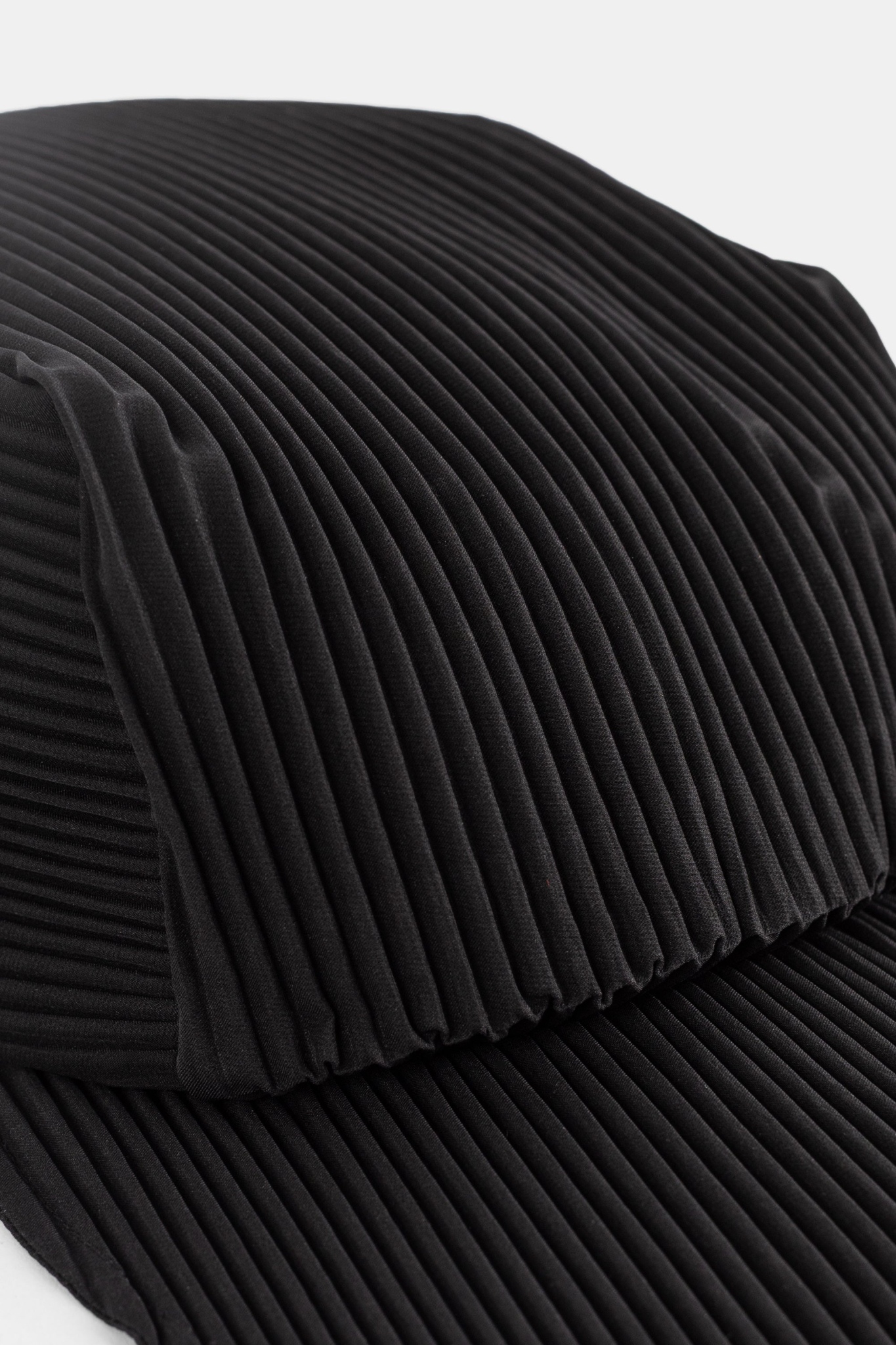 [PLEATS PLEASE ISSEY MIYAKE] Cap FW26 PP69AA861