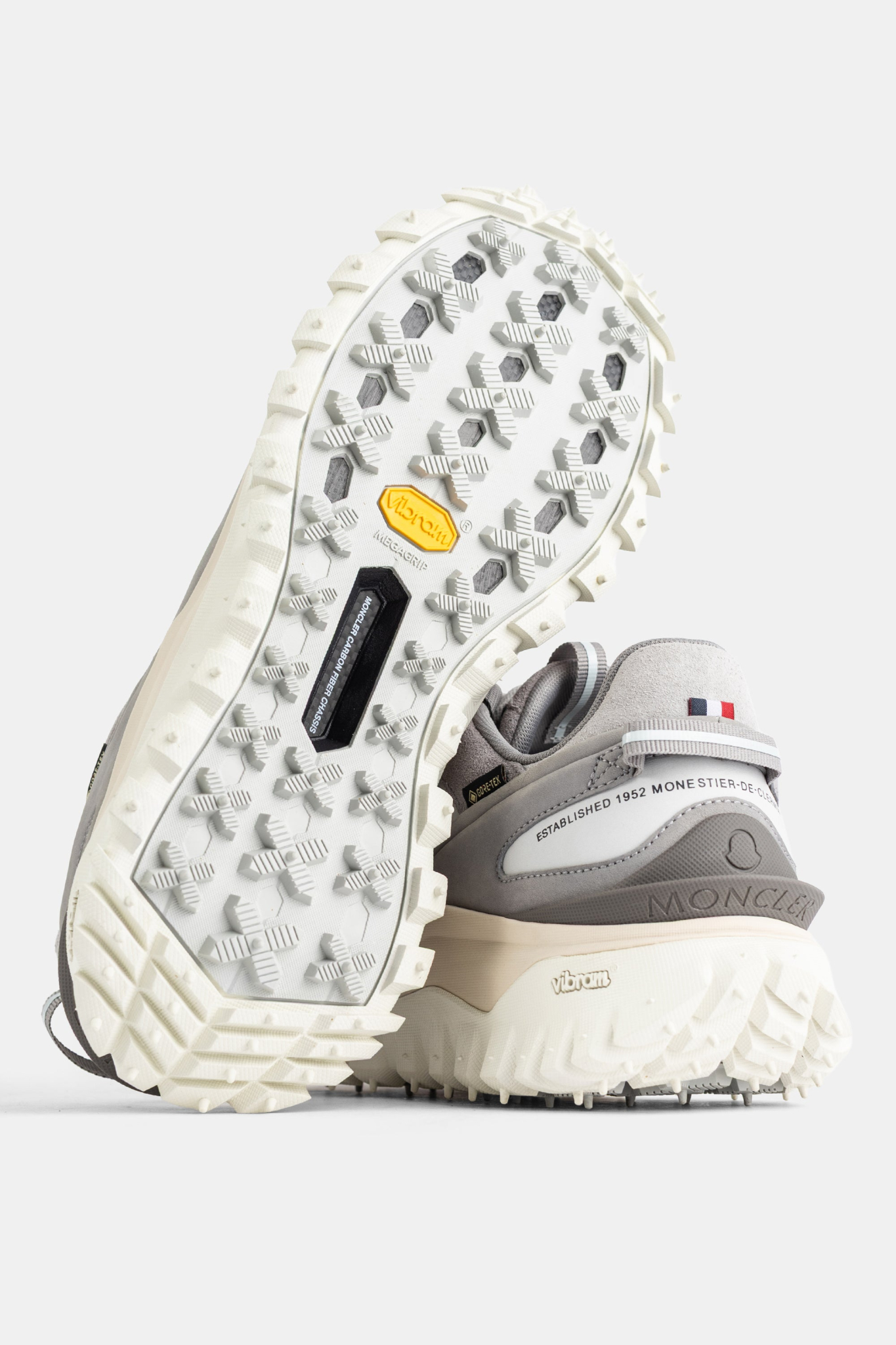 [Moncler] Sneakers FW26 L209A 4M00010 - M9884