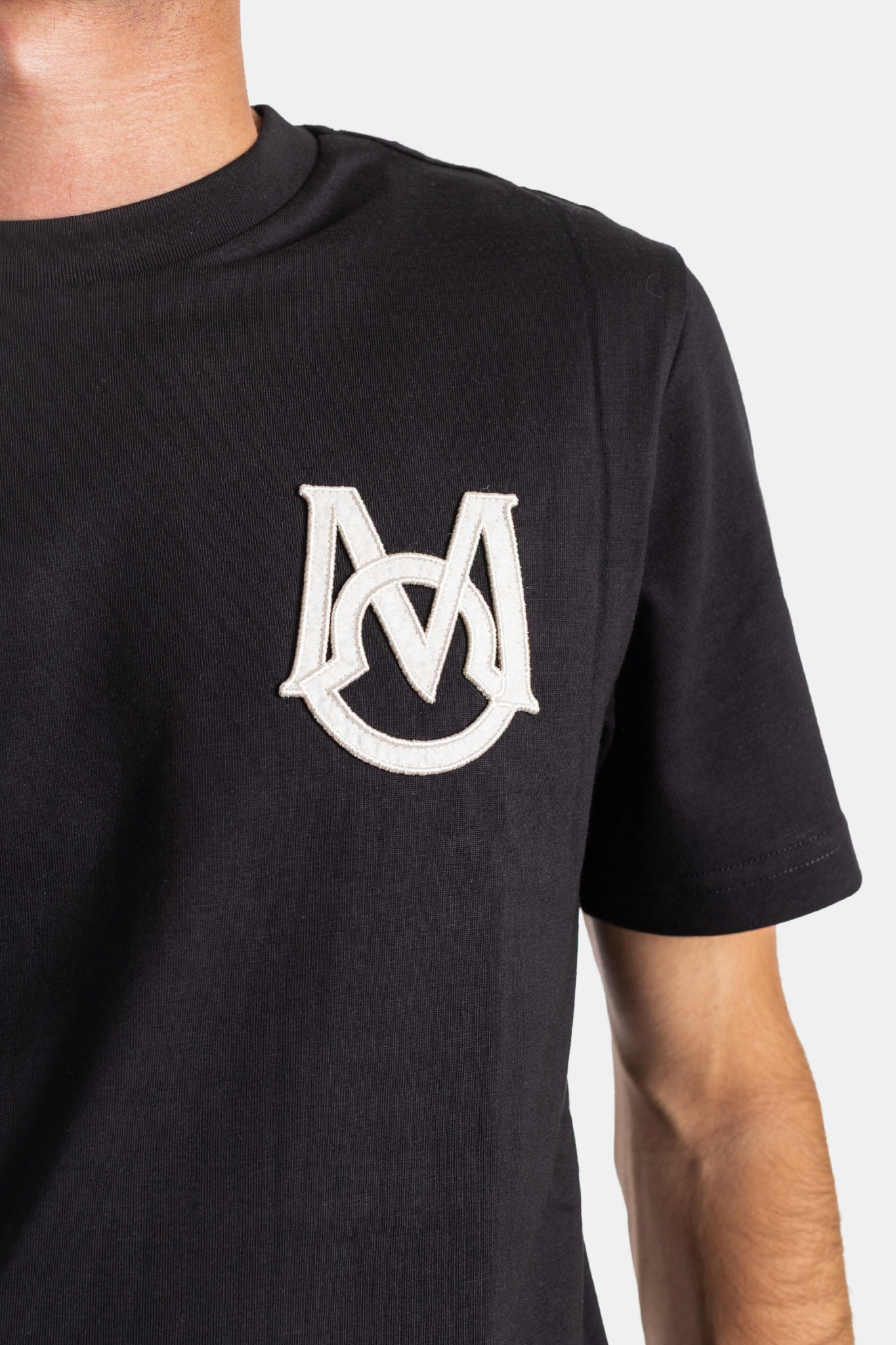 [Moncler] T-shirts Short Sleeve FW26 L2091 8C00039 - 8390T