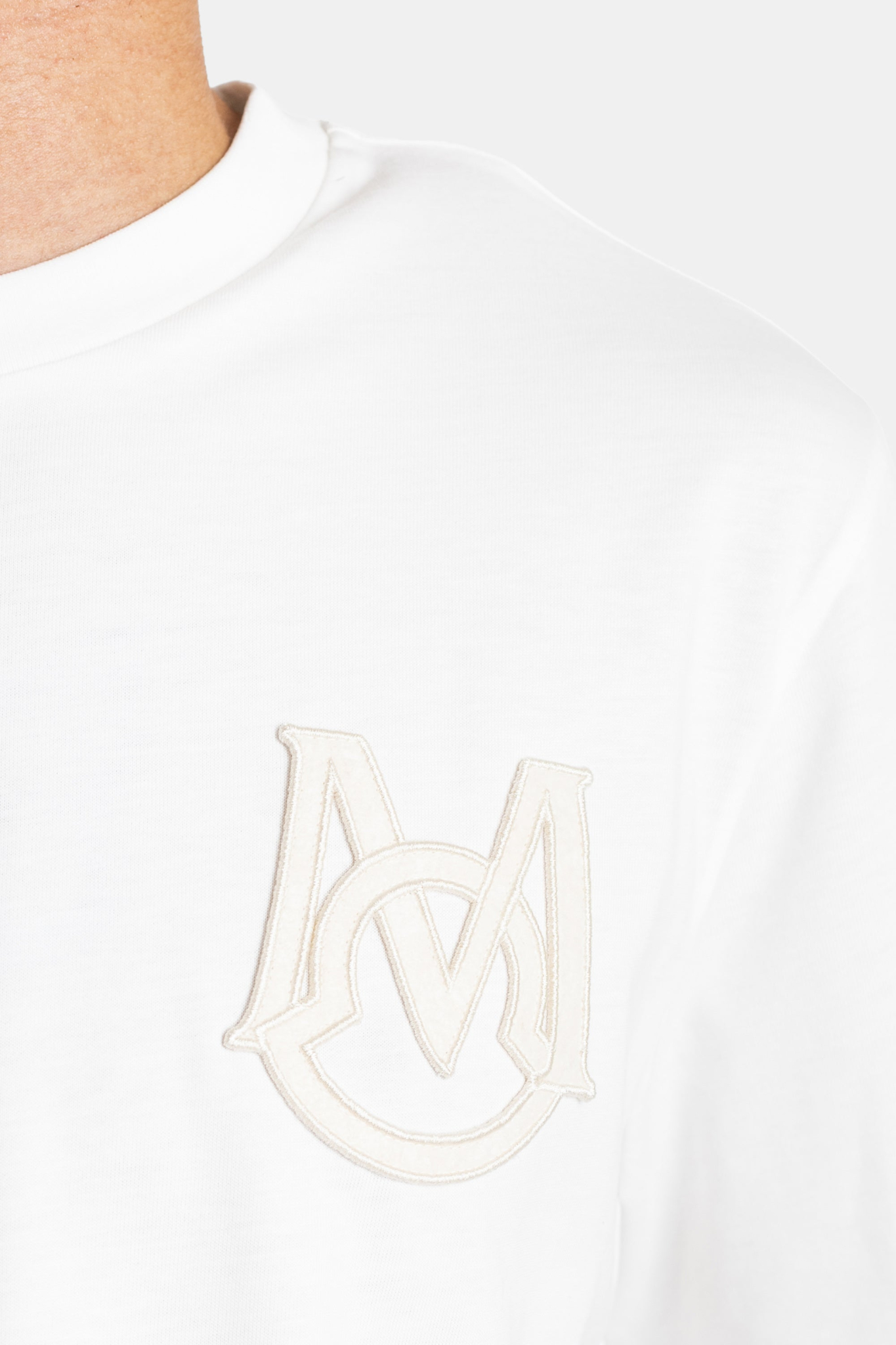 [Moncler] T-shirts Short Sleeve FW26 L2091 8C00039 - 8390T