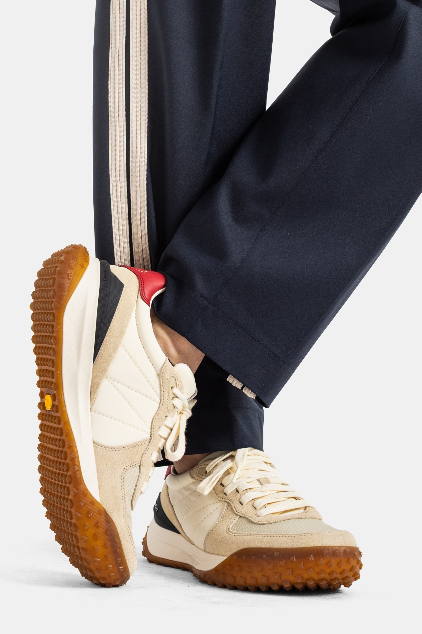 [Moncler] Trousers FW26 L2091 2A00017 - 599LT