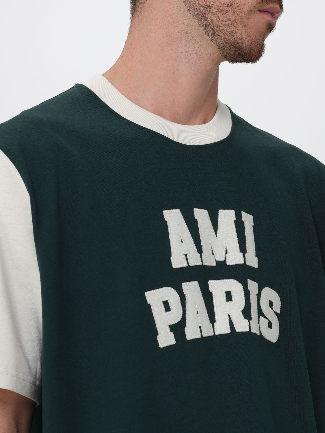 [Ami Paris] T-shirts Short Sleeve FW26 UTS418JE0272 A244