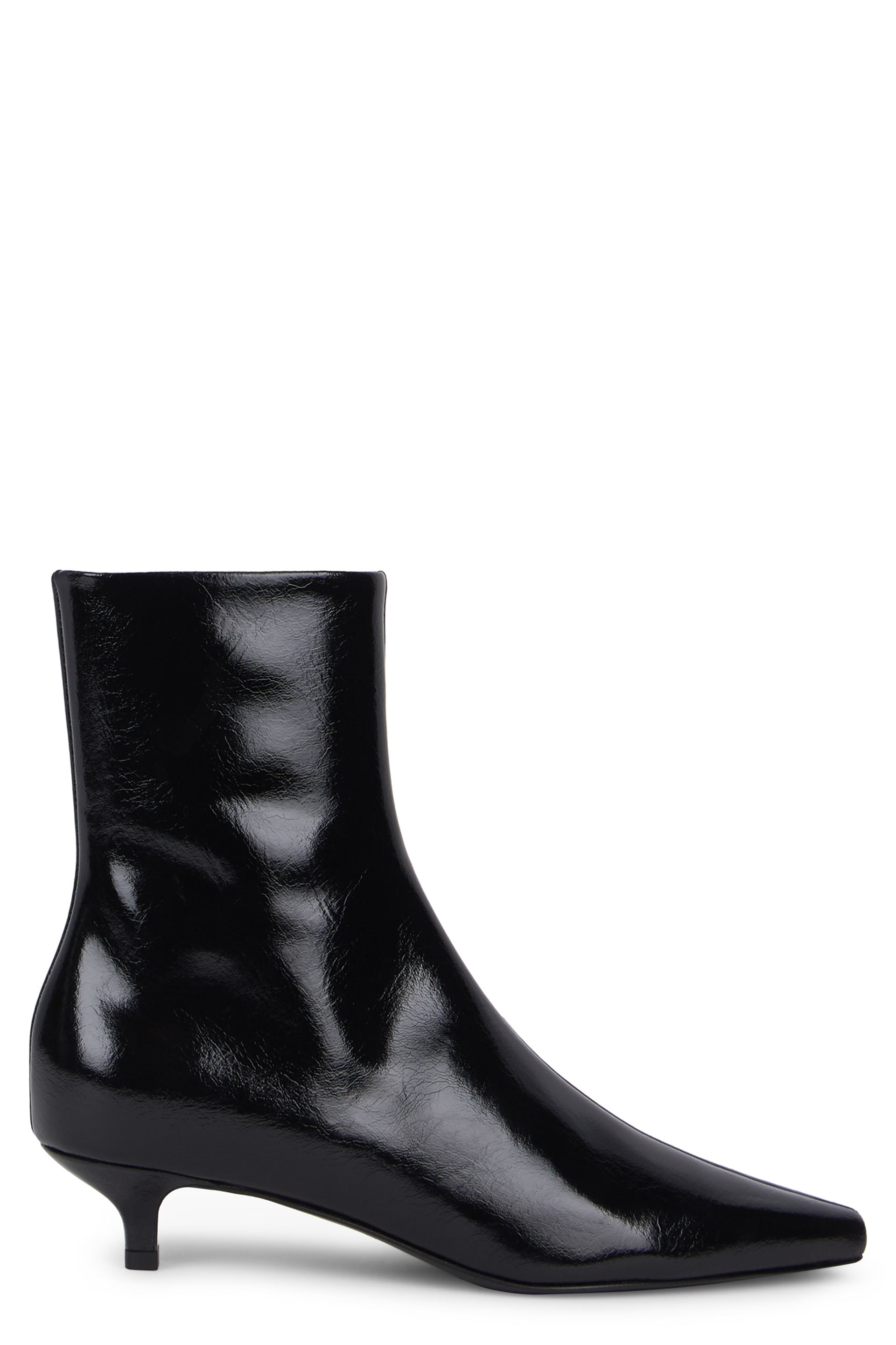 Ankle boot in patent leather