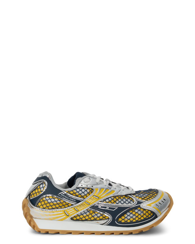 Sneakers with mesh