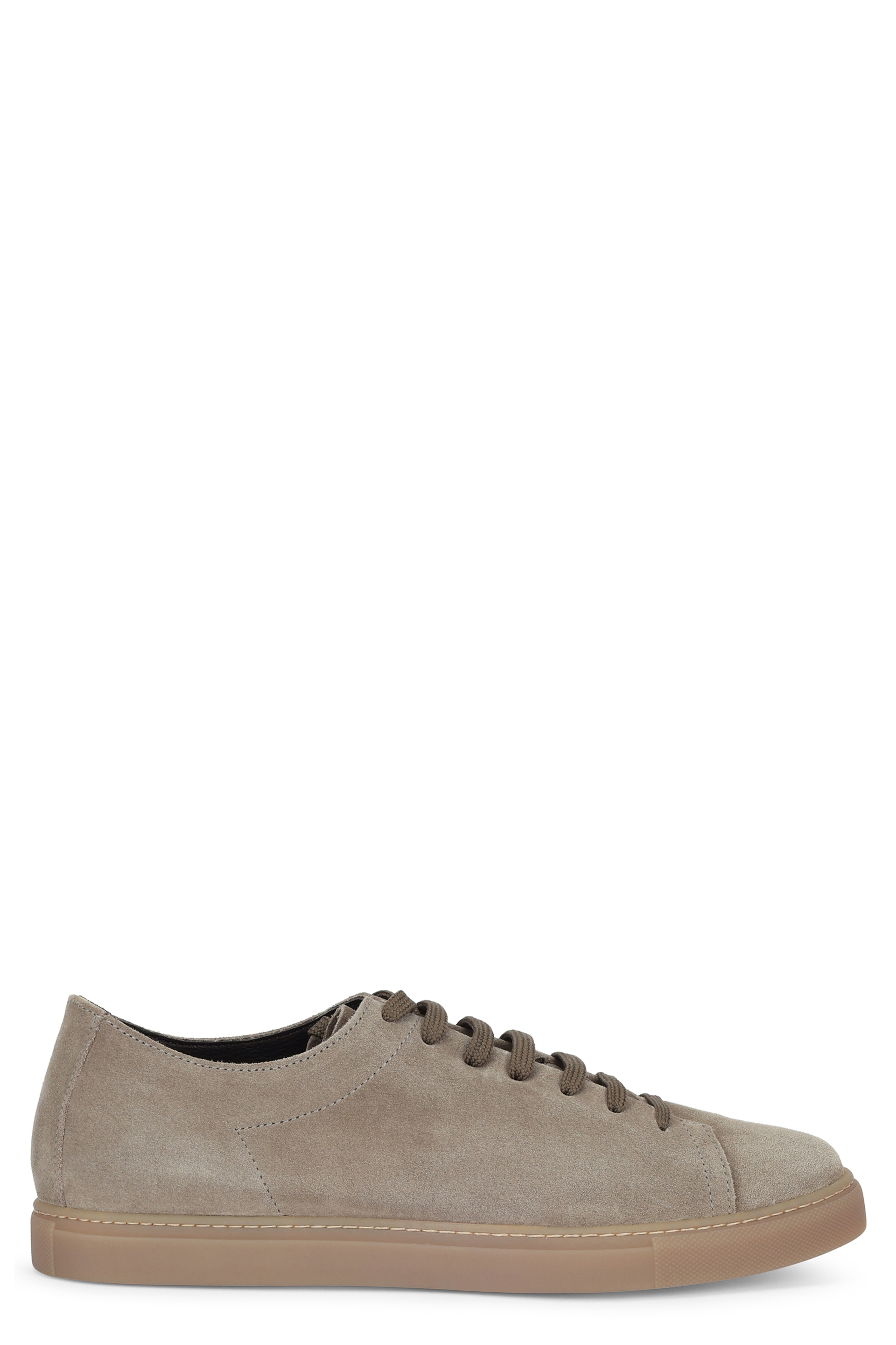 Sneakers in suede