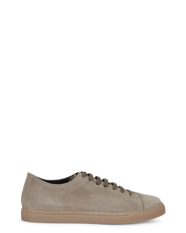 Sneakers in suede