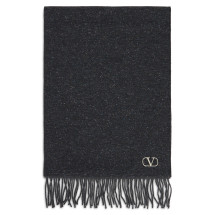 Scarf with fringes