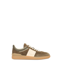 Sneakers with logo