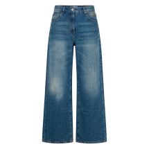 Loose jeans
