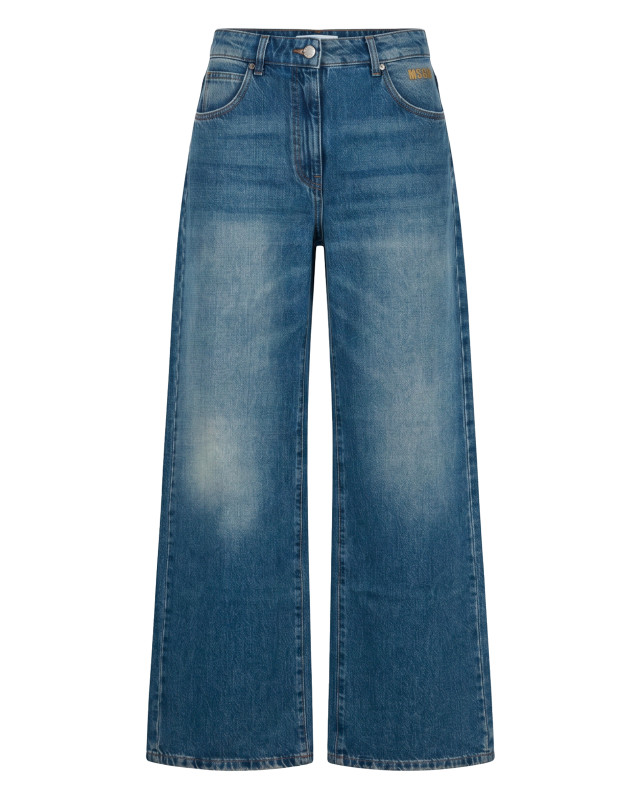 Loose jeans