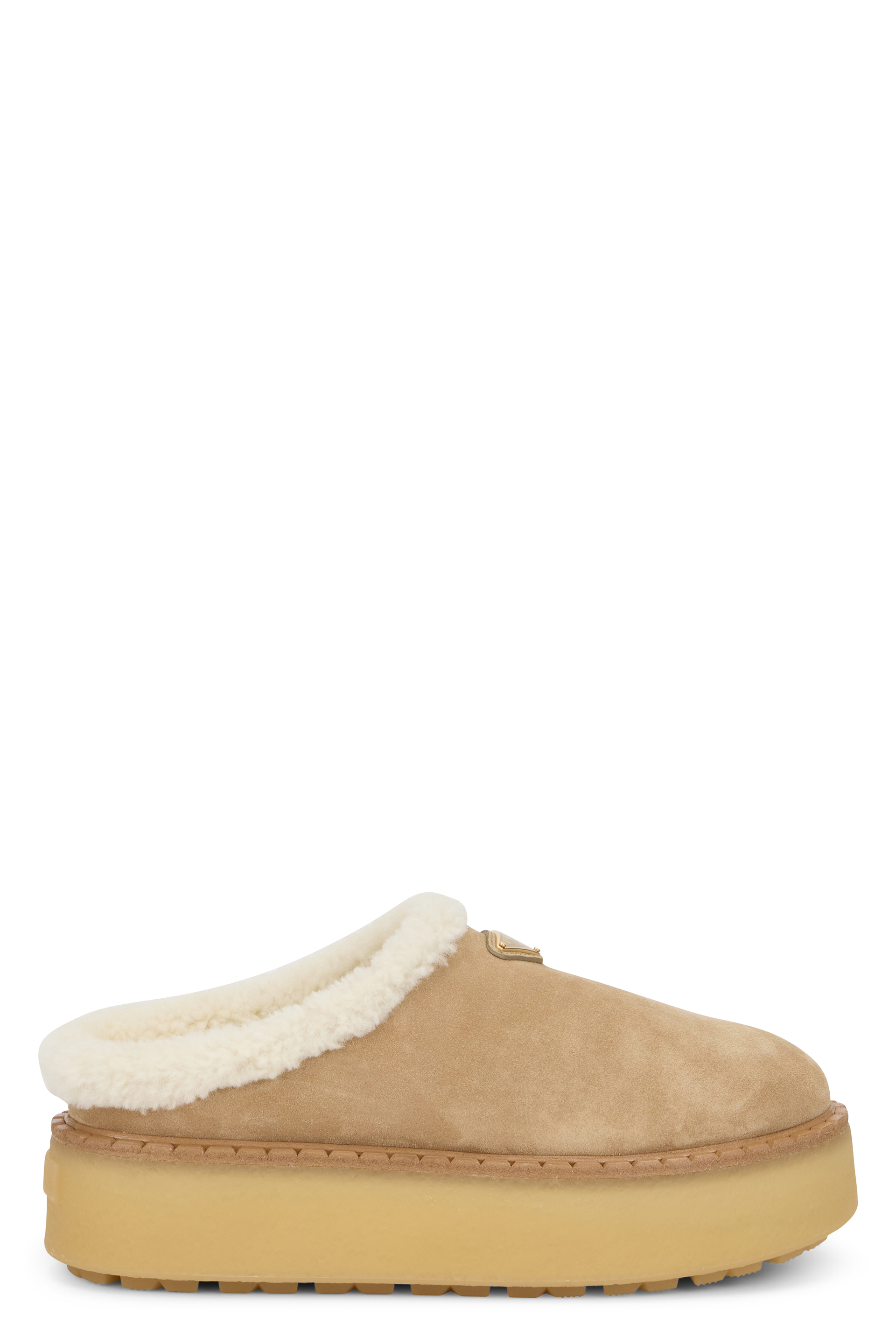Slippers with fur