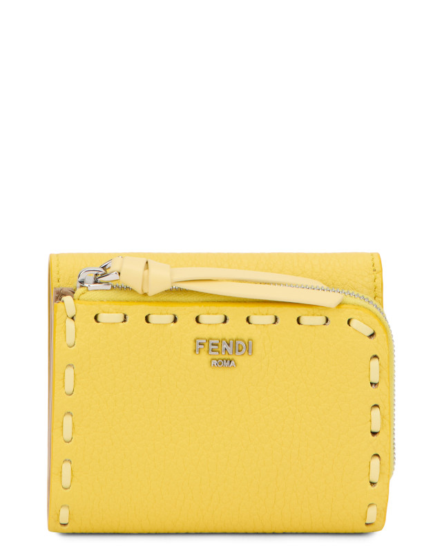 Wallet with contrasting details