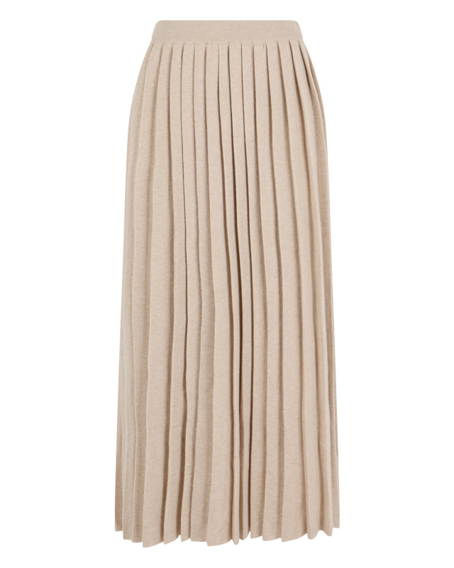 Long skirt with pleats