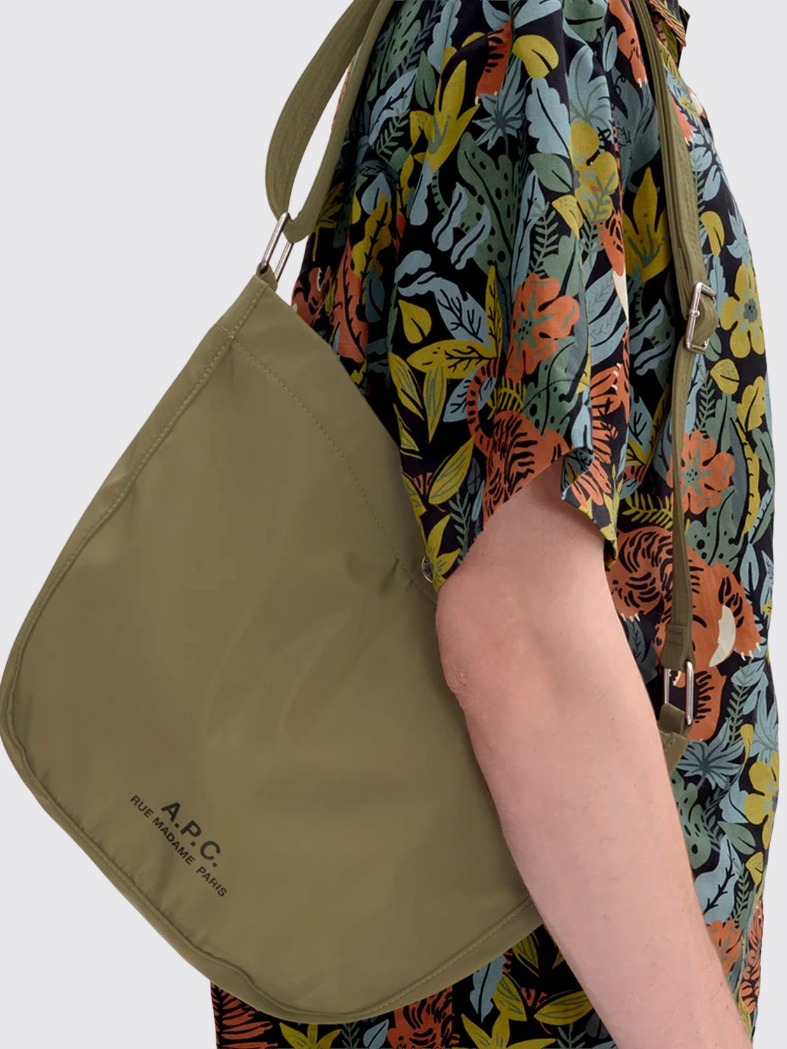 [A.P.C.] Shoulder bag FW26 PSAKRM67010 JAA