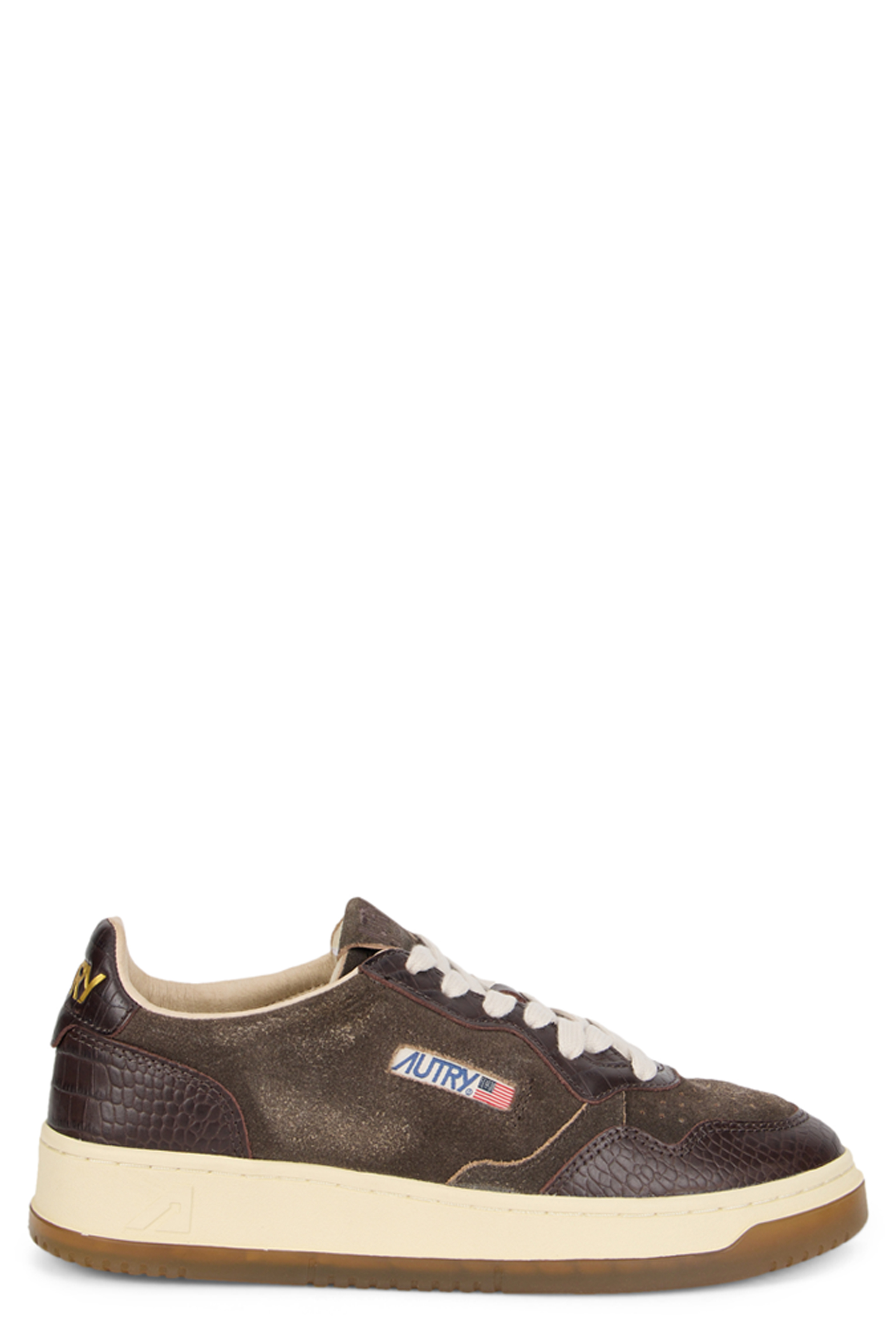 Sneakers with high sole