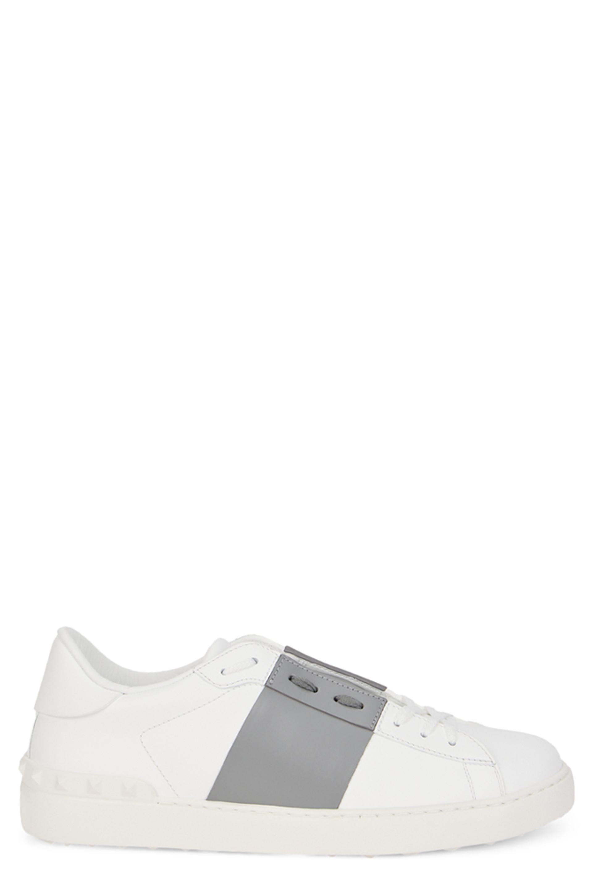 Sneakers with lateral band