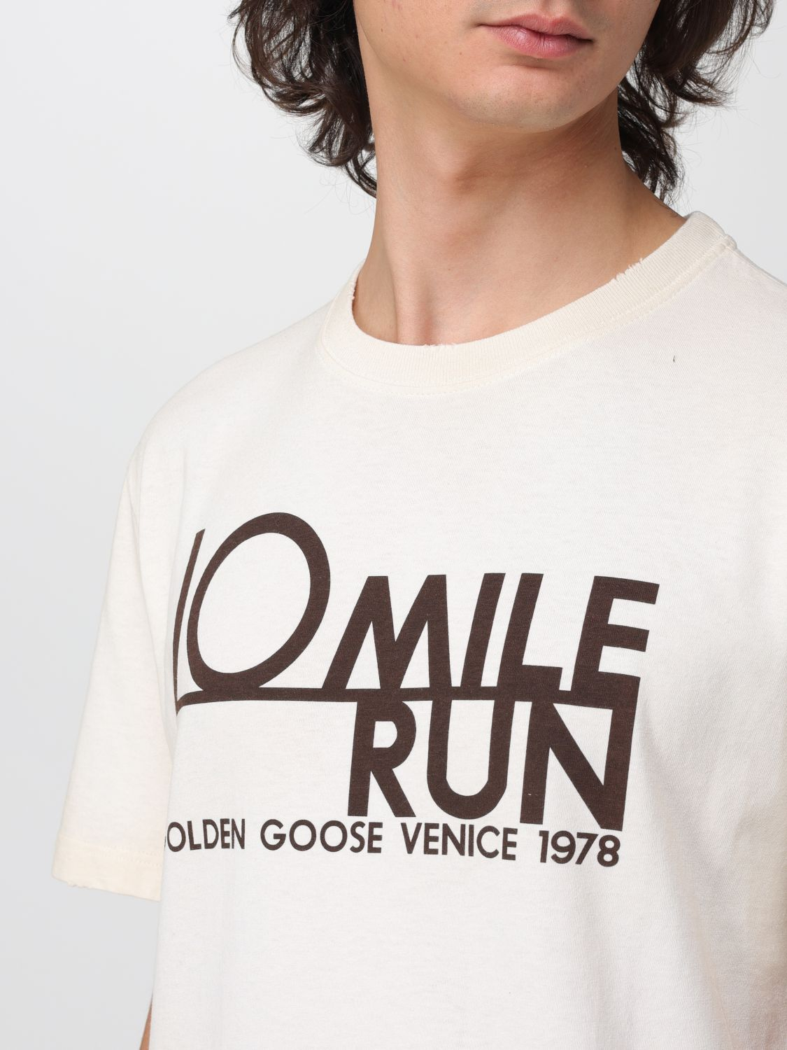 [Golden Goose] T-shirts Short Sleeve FW26 GMP01220P00262111560