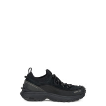 Sport shoes with high sole