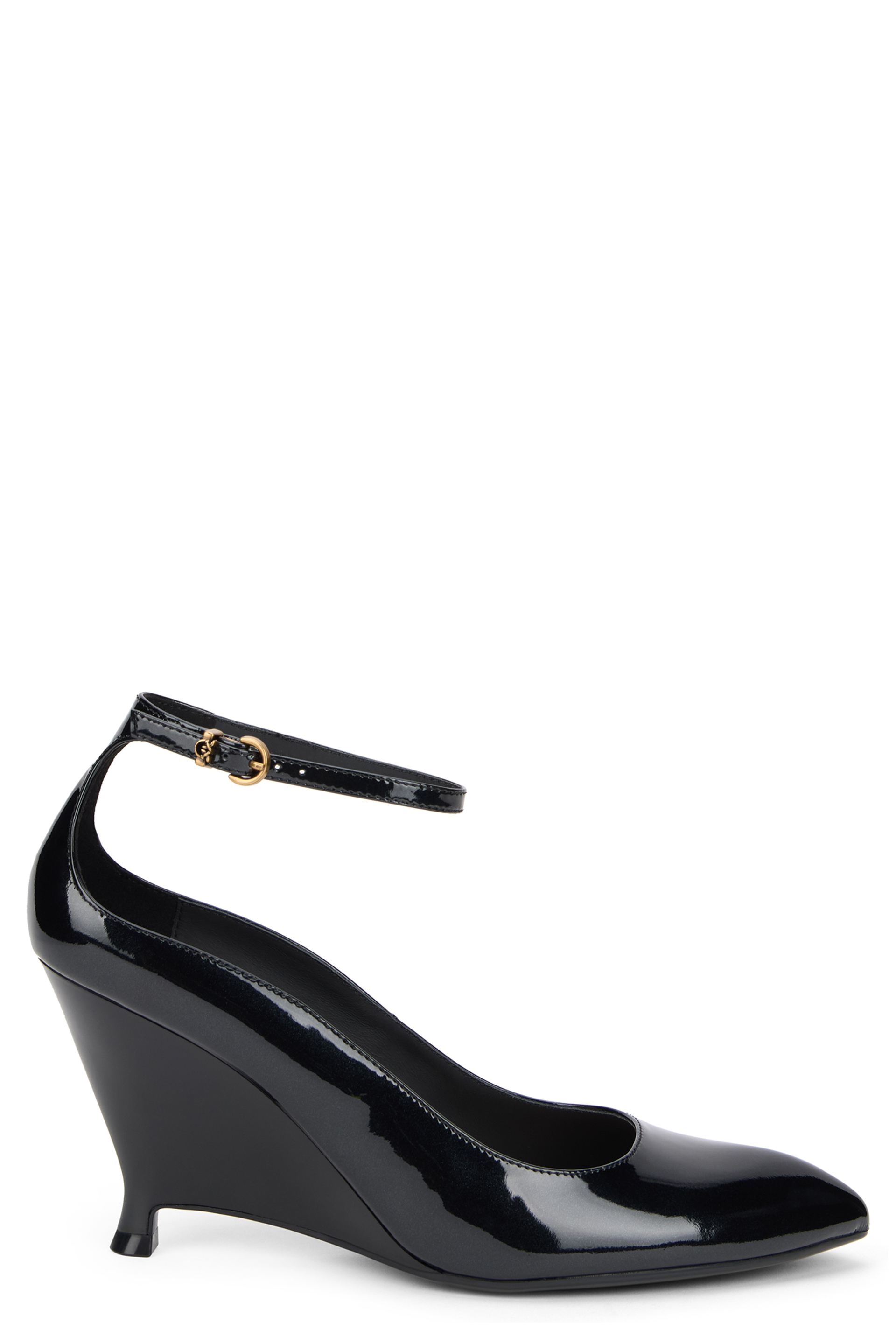 Low-cut with wedge