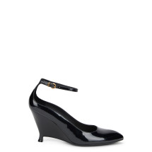 Low-cut with wedge
