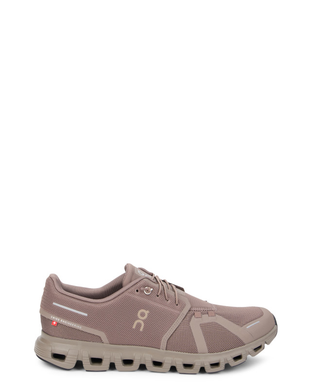 Light sports shoes