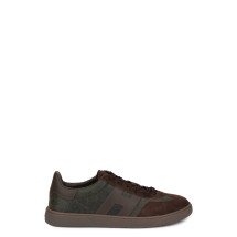 Sports shoes