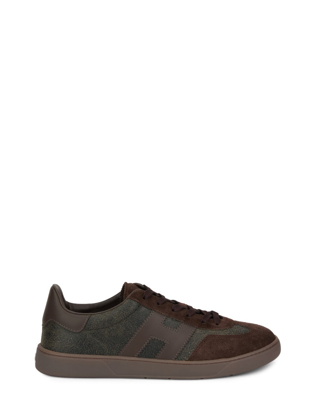 Sports shoes