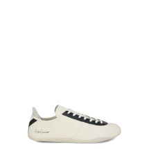 Minimalist sneakers
