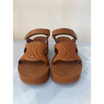 Summer sandals in brown synthetic leather comfortable