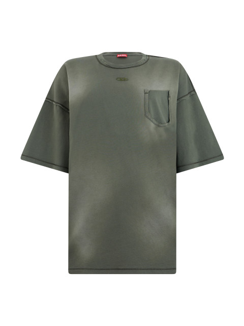 T-shirt with pocket