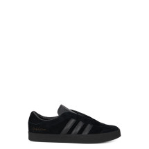Leather sneakers with stripes