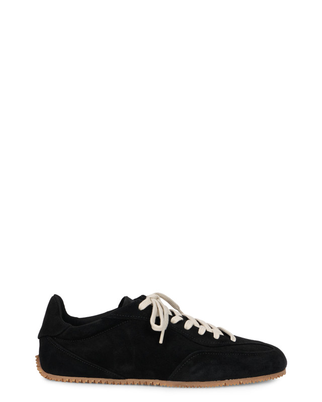 Sneakers in suede
