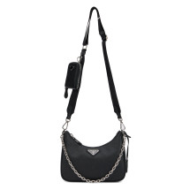 Shoulder bag in leather