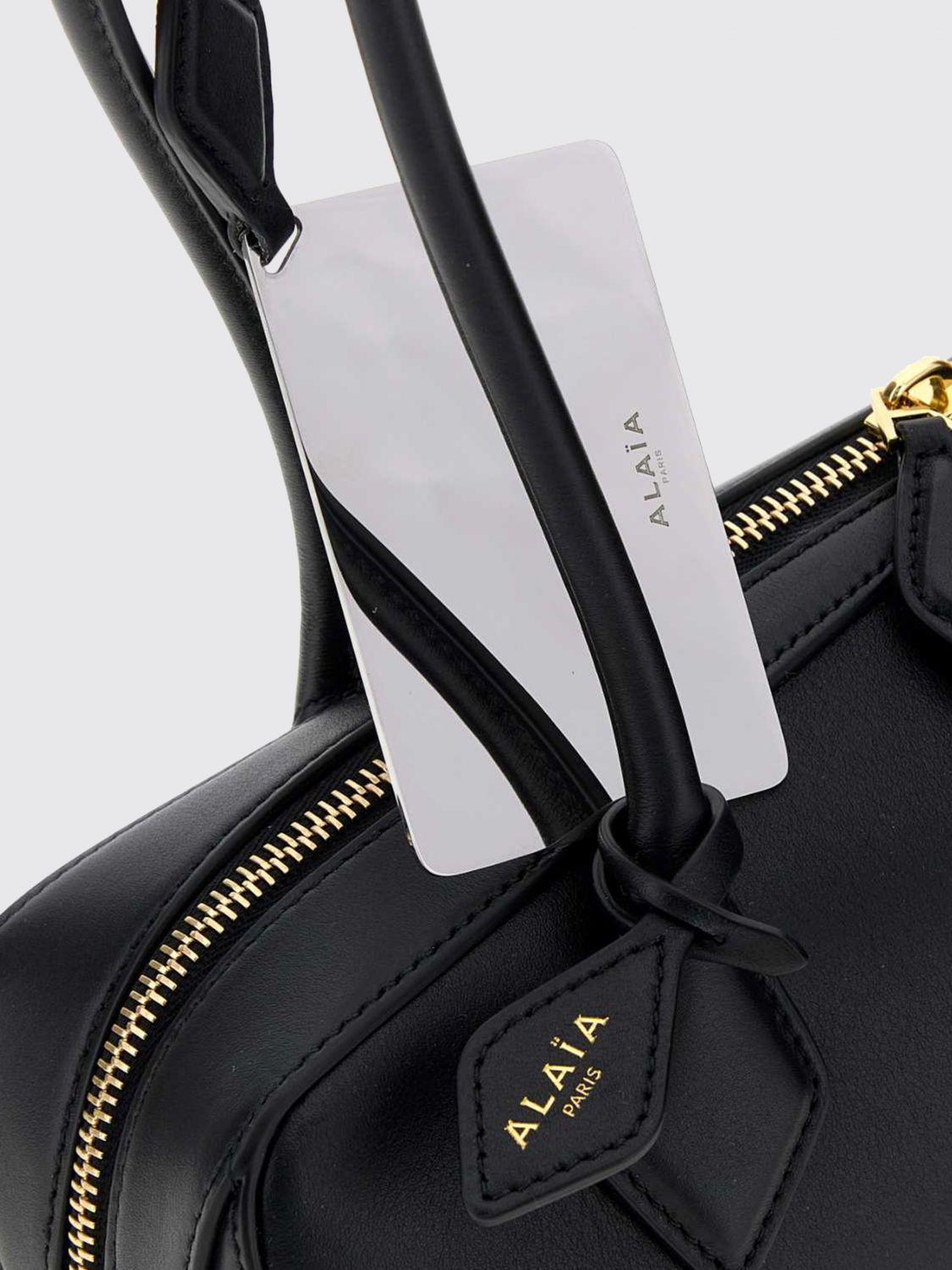 [Alaia] Shoulder bag FW26 AA1S06033I061 999