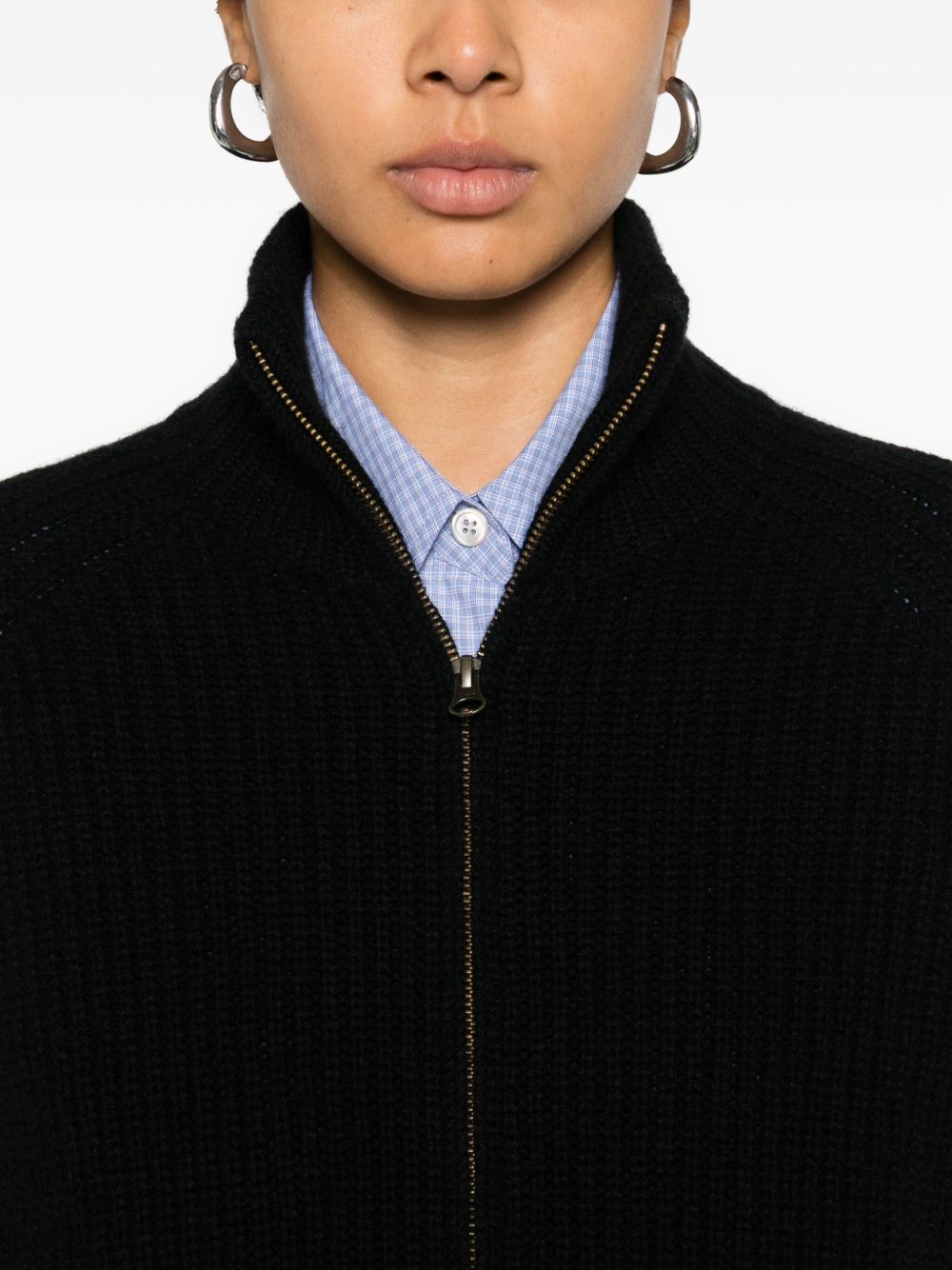 LISA YANG 2025304 BL