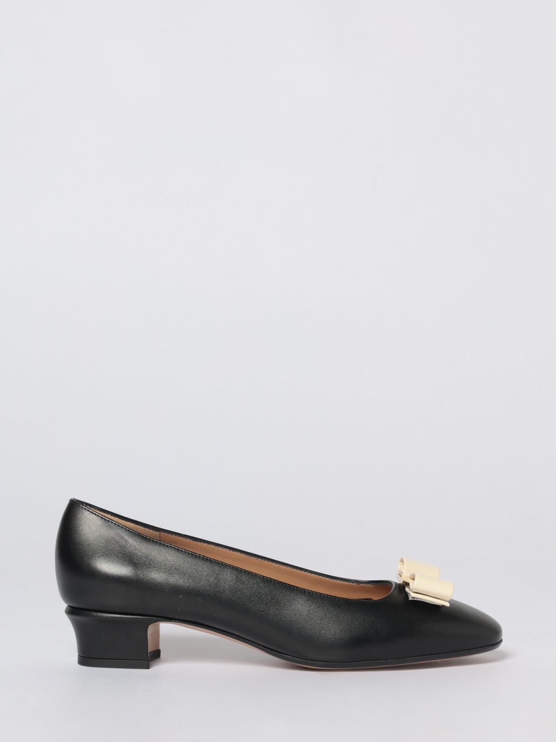 [Ferragamo] Pumps SS26 01L410 790843 001
