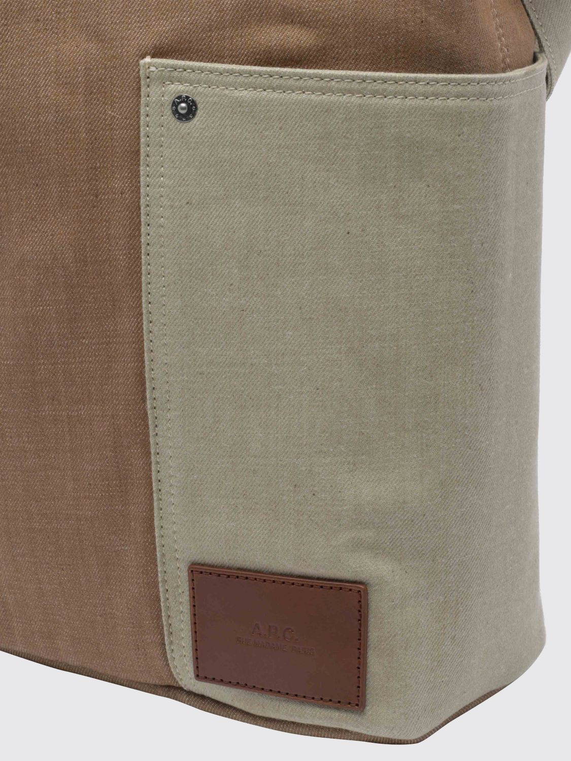 [A.P.C.] Shoulder bag FW26 COHREM67084 BLC