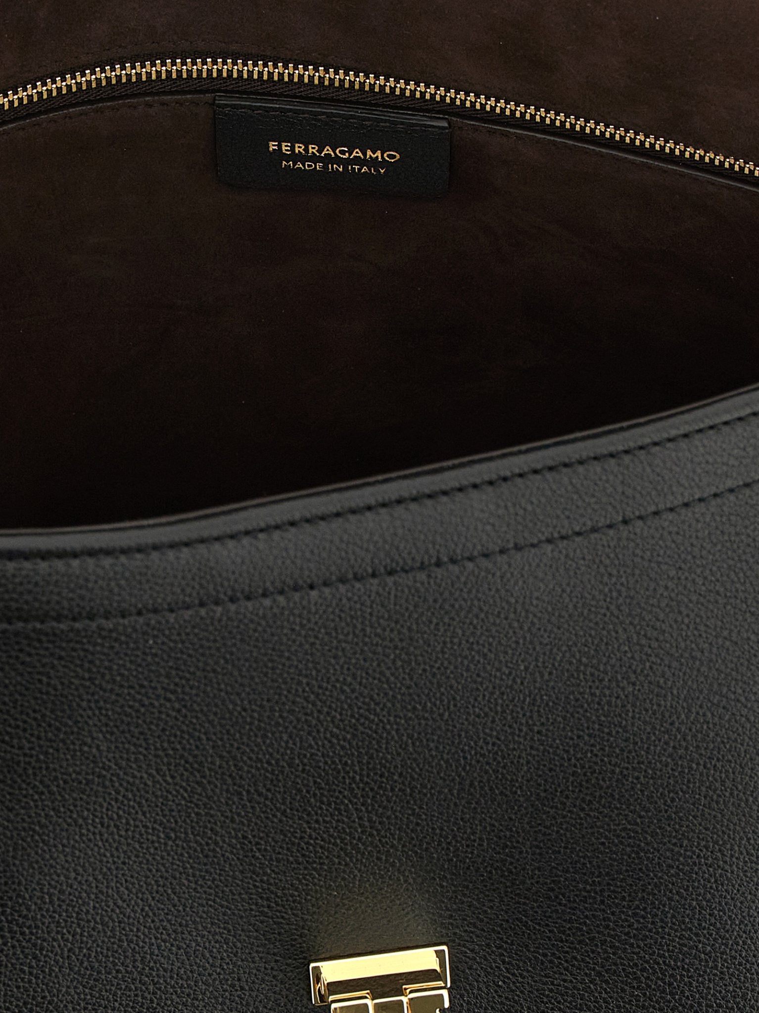 [Ferragamo] Shoulder bag FW26 796250NERO