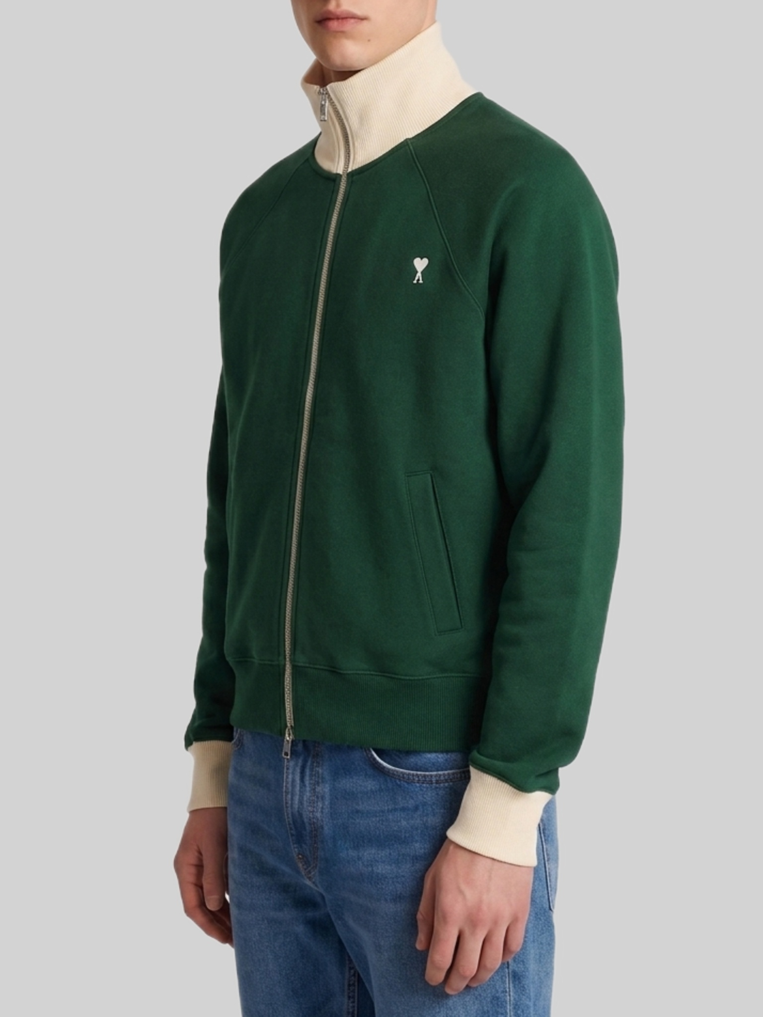 [Ami Paris] Sweatshirt FW26 USW796_JE0245_A244