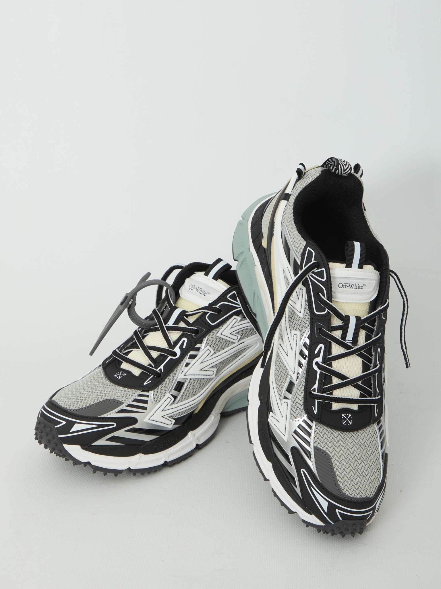 [Off White] Sneakers FW26 M295C9F001__0510