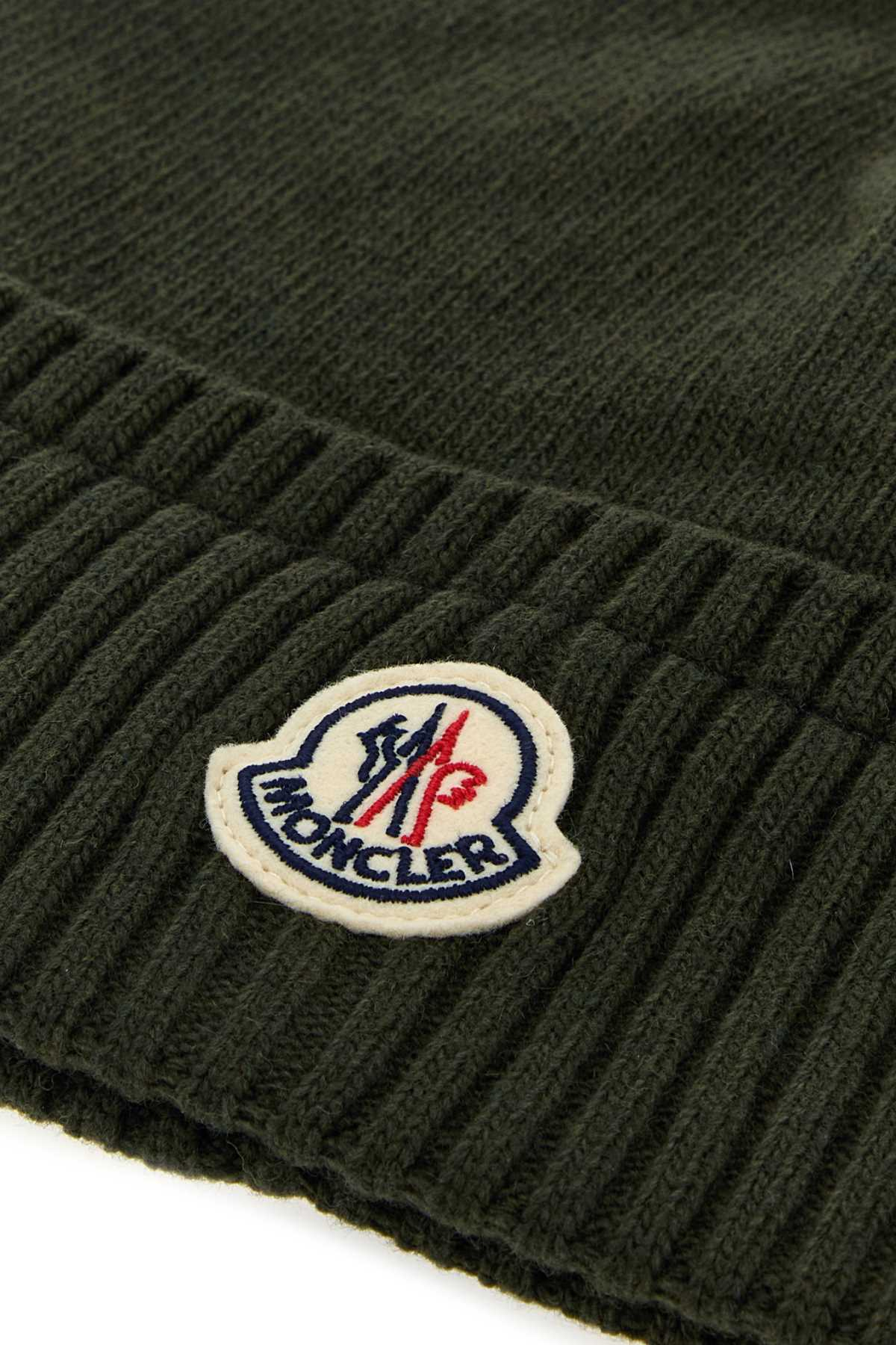 [Moncler] Hat FW26 L20913B00067M4281 835