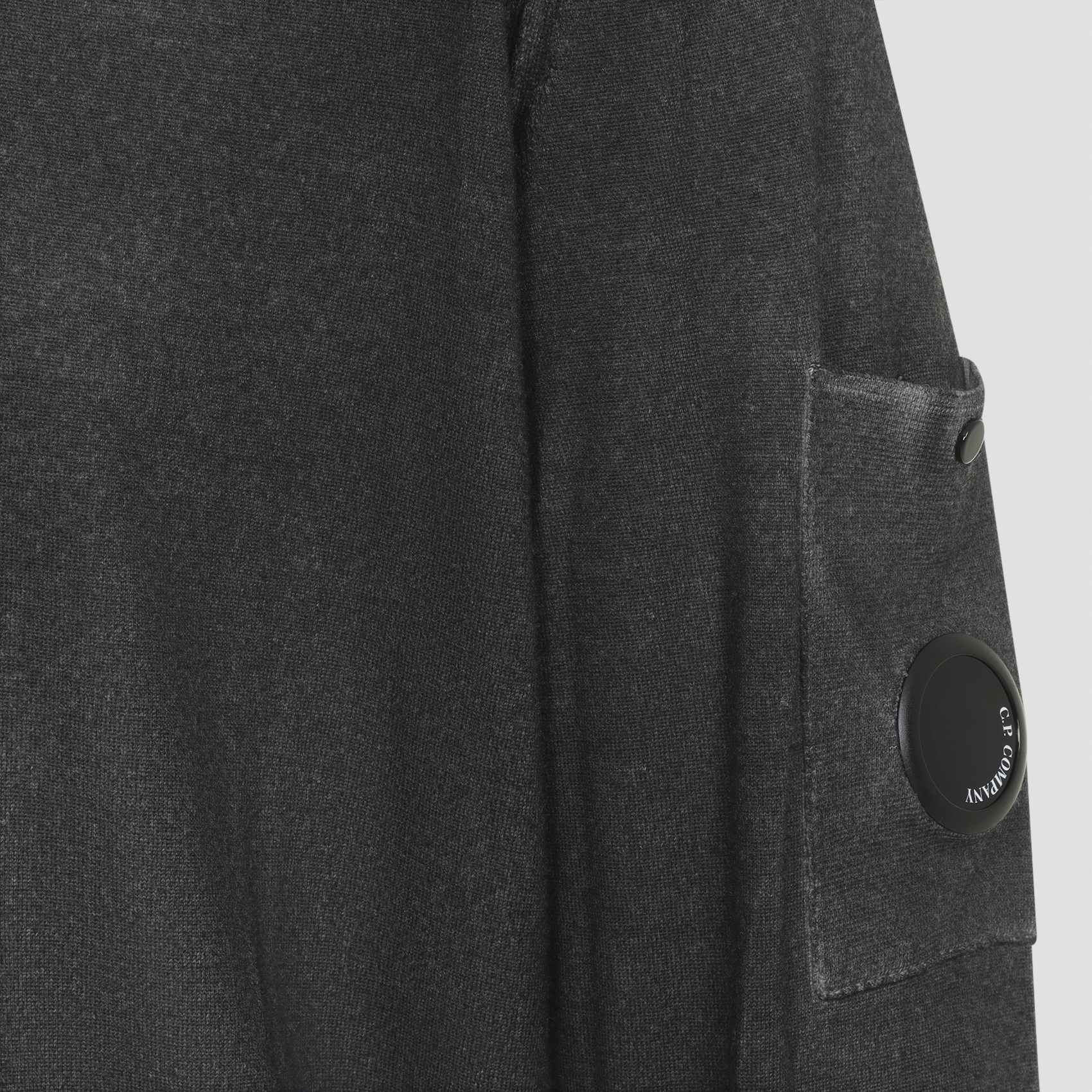 [C.P.COMPANY] Knitwear FW26 21CMKN046A.003247S