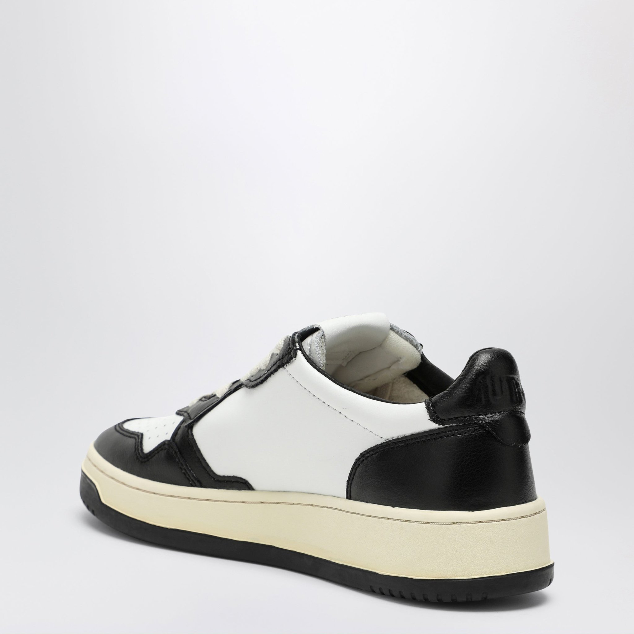 [AUTRY] Sneakers FW26 AULWWB01