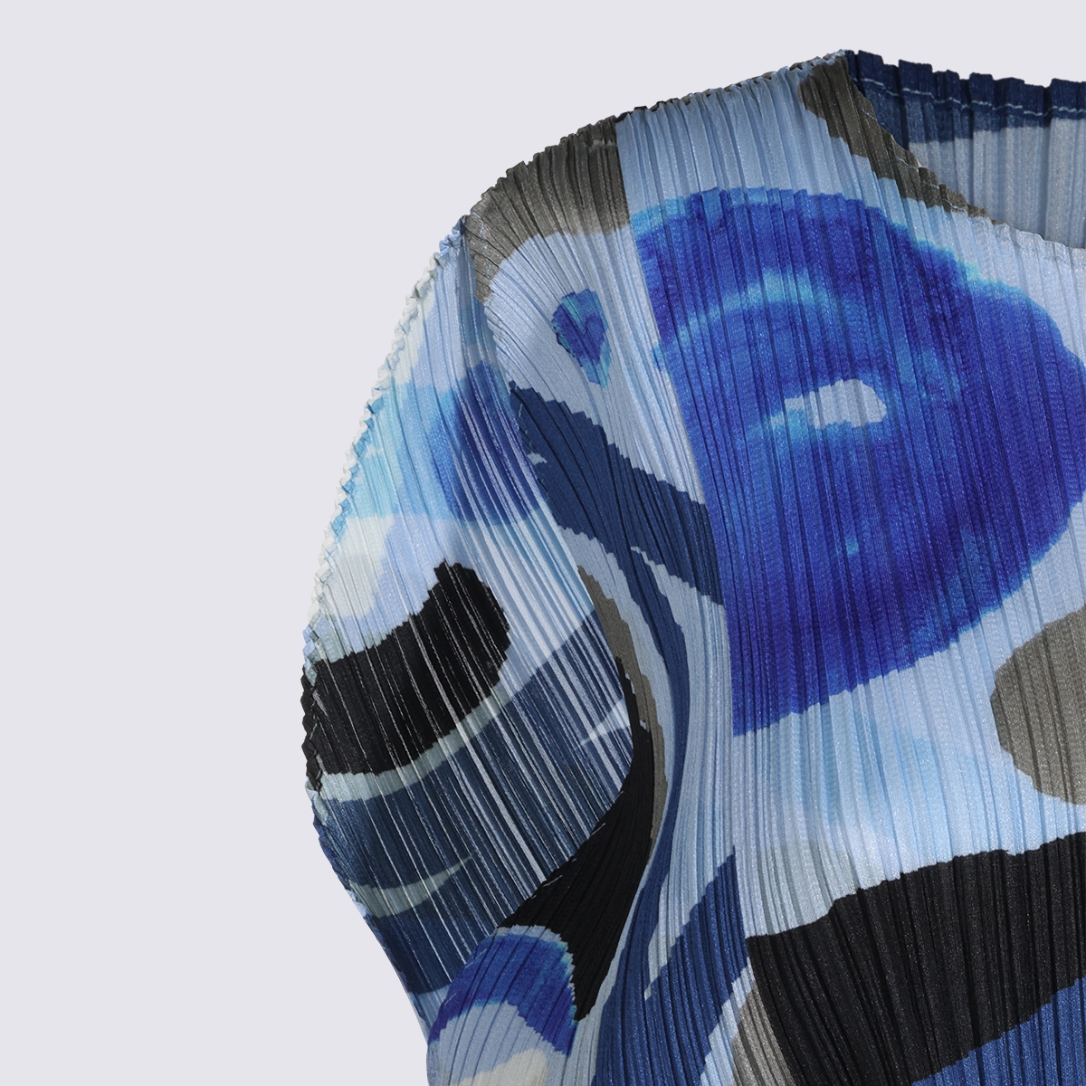 [Issey Miyake] T-shirts Short Sleeve FW26 PP68JK67270