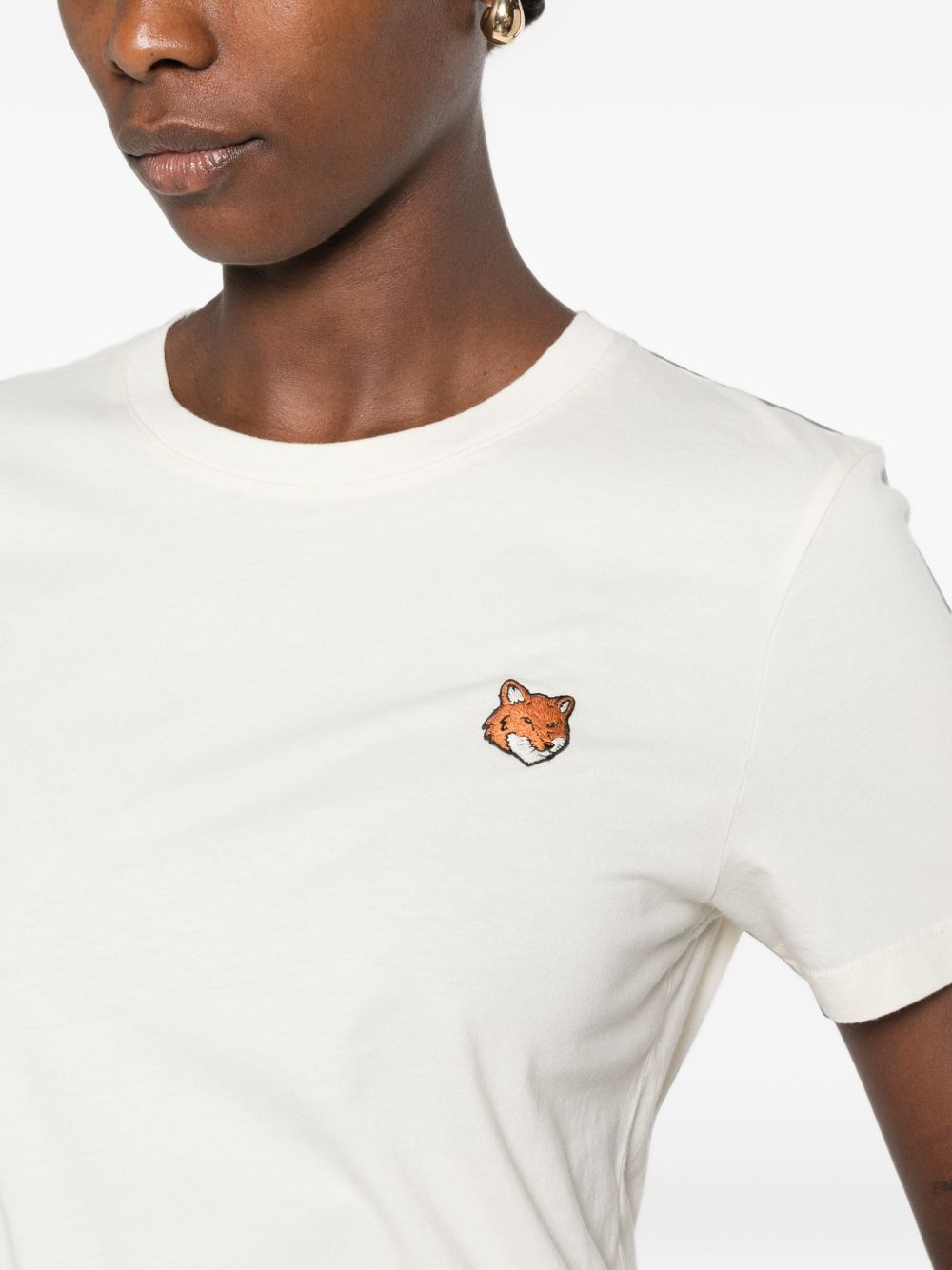 [MAISON KITSUNE] T-shirts Short Sleeve FW26 PW00113KJ70260063