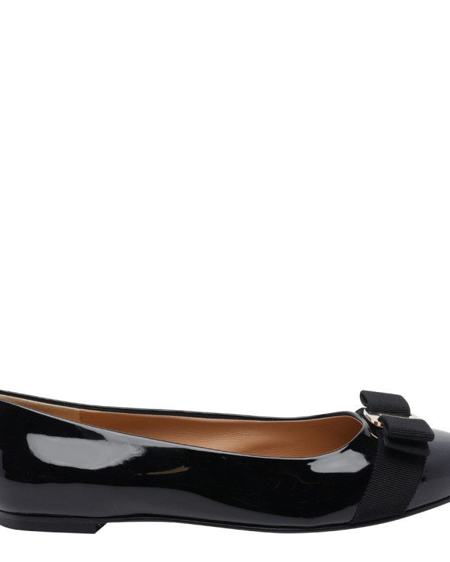 [Salvatore Ferragamo] Flat shoes FW26 78203601J070NERO/BISCOTTO