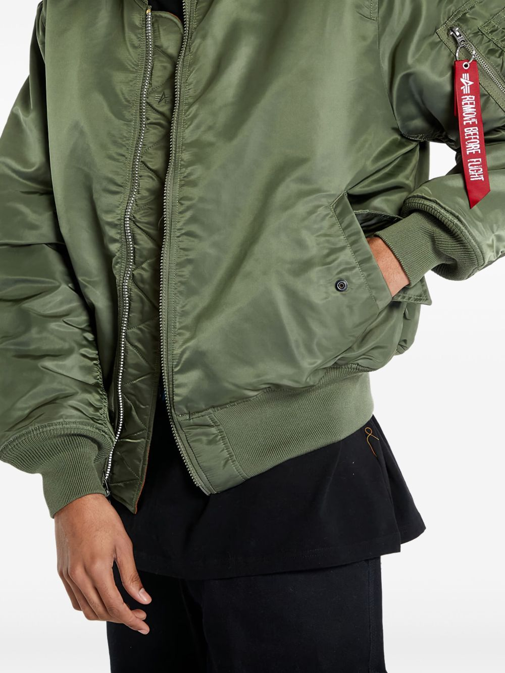 [ALPHA INDUSTRIES] Coat FW26 10010101