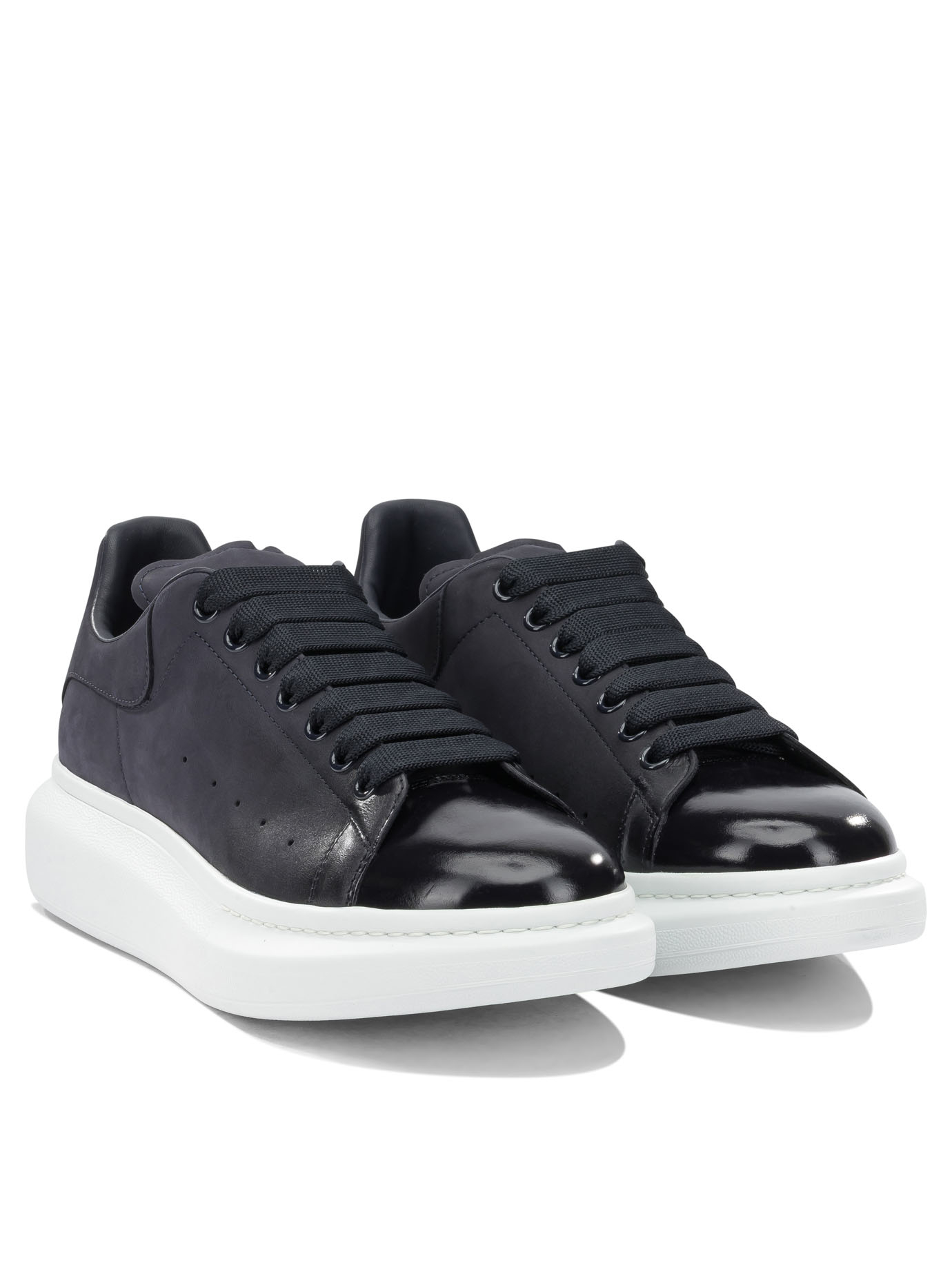 [McQueen] Sneakers FW26 553680WIAKR4008